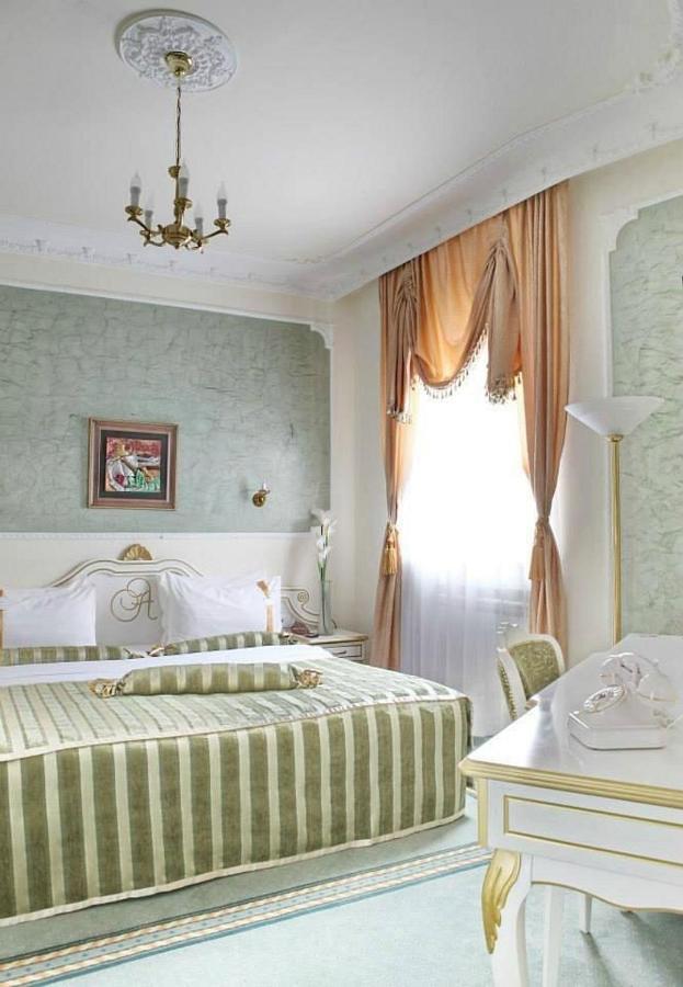 Queen'S Astoria Design Hotel Belgrade Exterior photo
